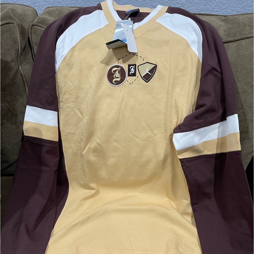 NIKE AIR JORDAN PULLOVER SHIRT BROWN/BEIGE COLOR SIZE MEDIUM MENS